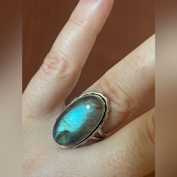 Natural Blue Labradorite
925 Solid Sterling Silver - Picture 2 of 11